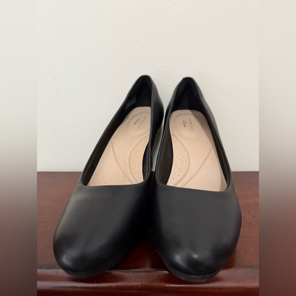 Clark’s “Ambyr Joy” NWT black leather  pump in size 9